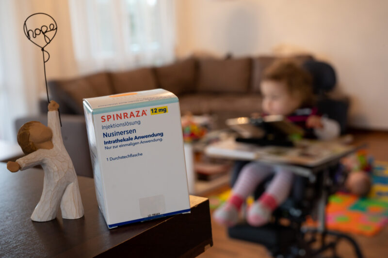 «Недавно мой сын мог ходить»: волгоградец рассказал, как ждет от государства лекарство за 48 миллионов