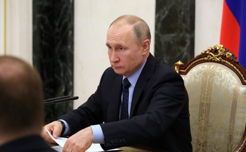 Владимир Путин отменил выходной 22 апреля