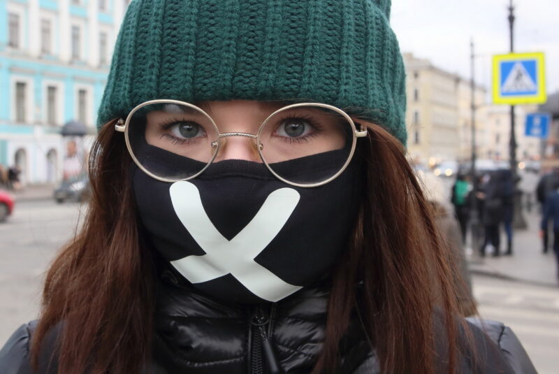 В Волгоградской области вводится режим обязательного ношения масок и перчаток