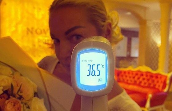 44-летняя Анастасия Волочкова доказала, что здорова