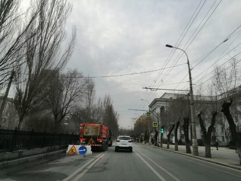 В Волгограде прибрали главные дороги