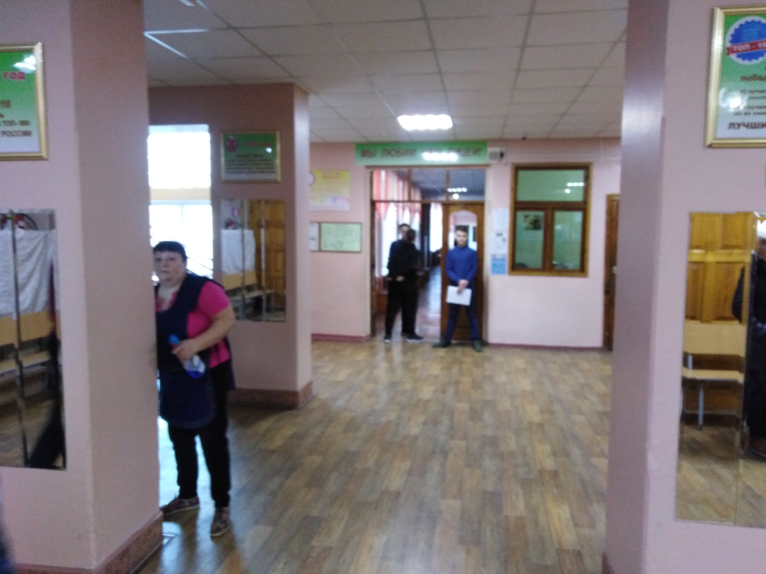 Волгоградские школы проигнорировали предписание измерять детям температуру при входе
