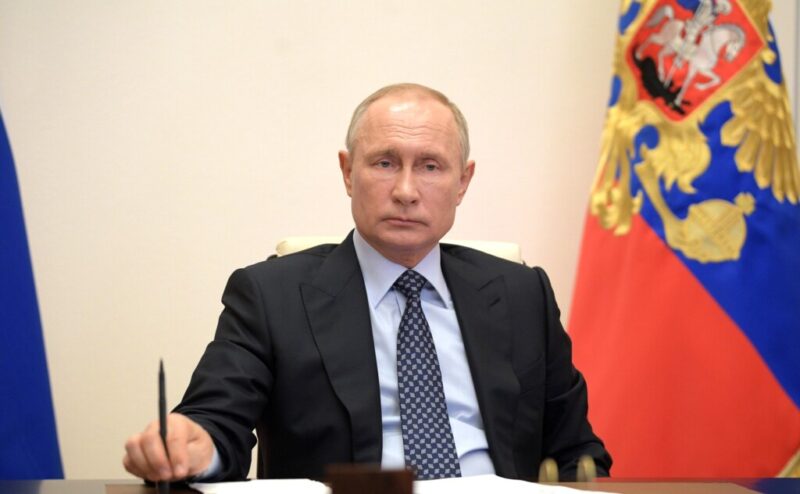 Путин завершил «нерабочий период» в России с 12 мая