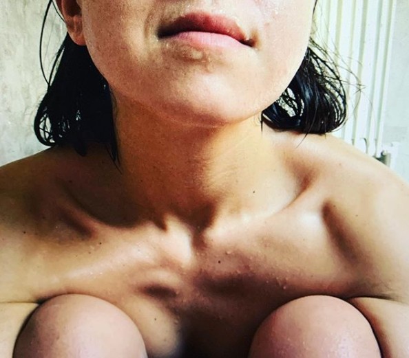30-летняя Татьяна Плаксина поделилась откровенным селфи из ванной