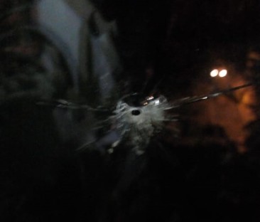 На улице Казахской обстреляли окна пенсионерки