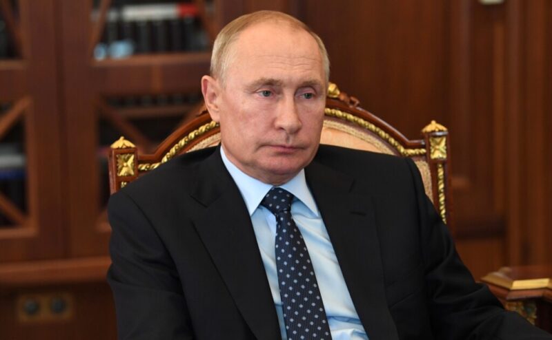 Путин изменил число заместителей министра юстиции