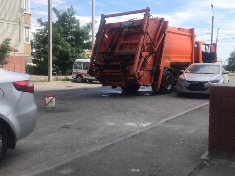 Волгоградское управление отходами заявило, что мусоровозы работают без протечек