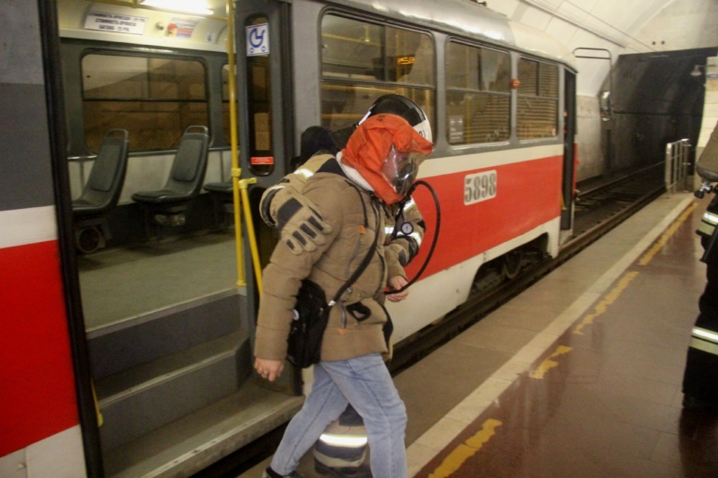 В волгоградском метротраме тушили условный пожар