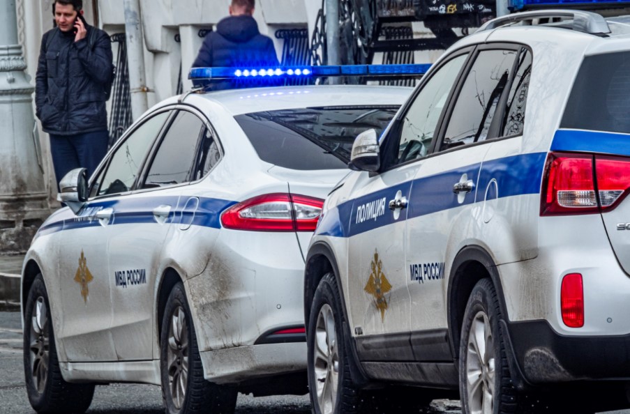 Волгоградские полицейские спасают водителей, попавших в беду