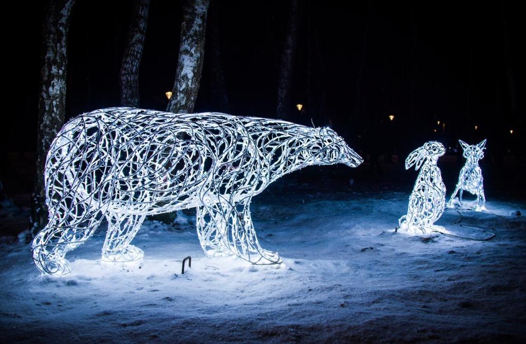 Деда Мороза с оленем установят на проспекте Жукова