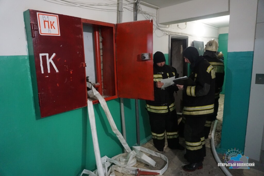 «Причина — непотушенная сигарета»: крупный пожар случился в центре Волжского
