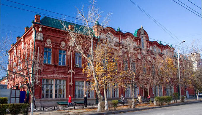 Казачий театр в Волгограде проштрафился за коронавирусные нарушения