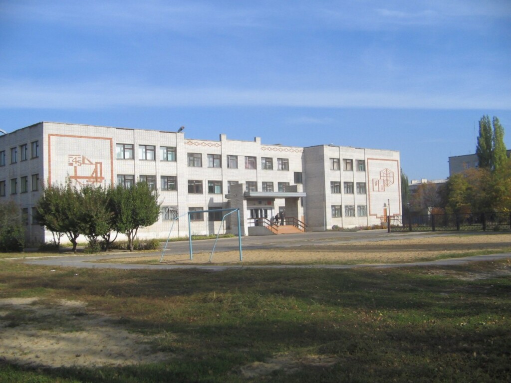 Из-за ковидных нарушений закрыли школу в Волгоградской области