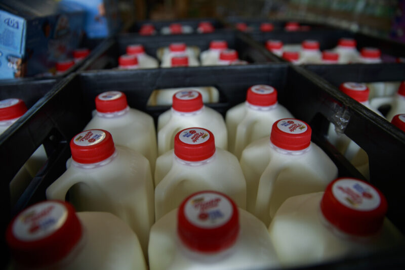 Волгоградцев предупредили о сомнительной молочной продукции от ООО «Молоко»