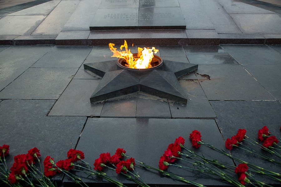 В Волгограде перенесли Вечный огонь в лампаду