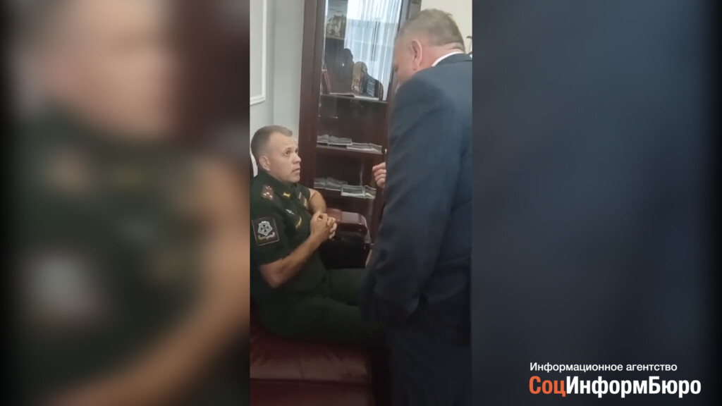 «Товарищ полковник, идите отсюда». Валерий Бахин выгнал комиссара Волгоградской области из приёмной губернатора