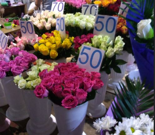 Волжане и волгоградцы массово скупают цветы к 1 сентября