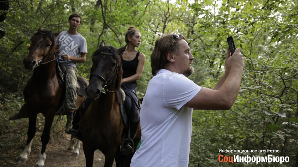 Дмитрий Булыкин встретился с эко-активистами, защищающими дубовый лес в Волго-Ахтубинской пойме