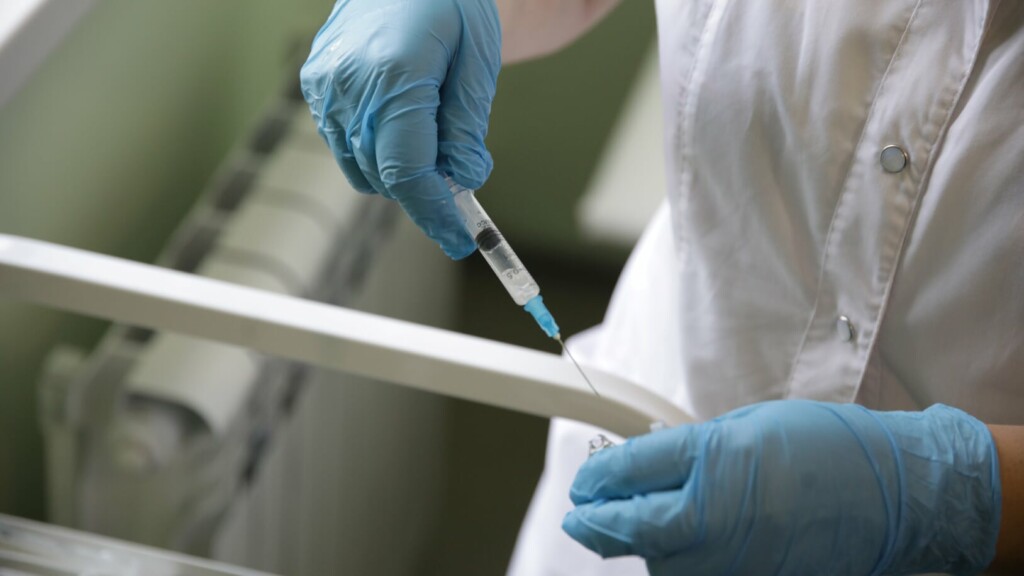 Свершилось: в Волгоградской области стартовала вакцинация подростков от коронавируса