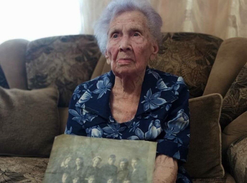 100-летняя врач из Волгограда привилась от COVID-19