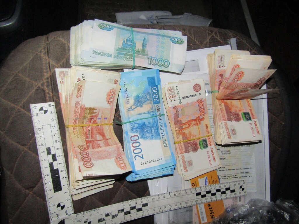 В Волгограде задержали еще одного сообщника телефонных мошенников с 2 миллионами рублей в кармане