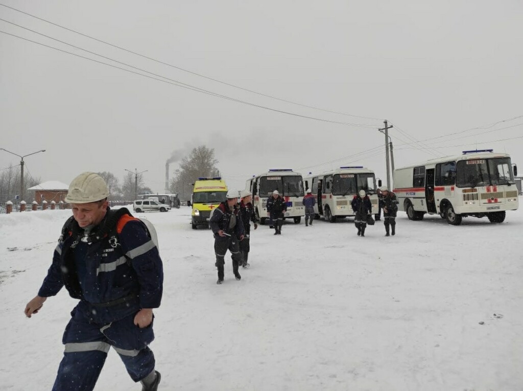 На Кузбассе начался траур по погибшим в шахте 46 горнякам и 6 спасателям