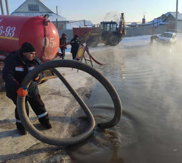 Из-за коммунальной аварии дома и соцучреждения в Урюпинске остались без горячей воды и тепла в 20-градусный мороз