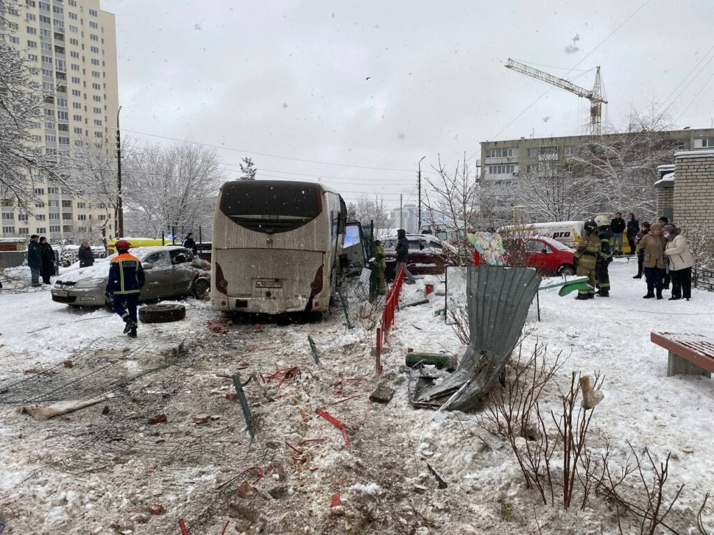 Умер тяжело пострадавший пассажир разбившегося в Саратове волгоградского автобуса