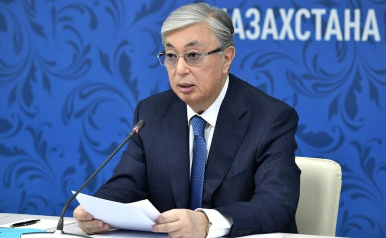 Казахстан охвачен протестами: президент Касым-Жомарт Токаев принял отставку правительства