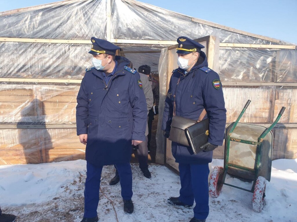 В теплице в Среднеахтубинском районе было найдено шесть трупов таджиков