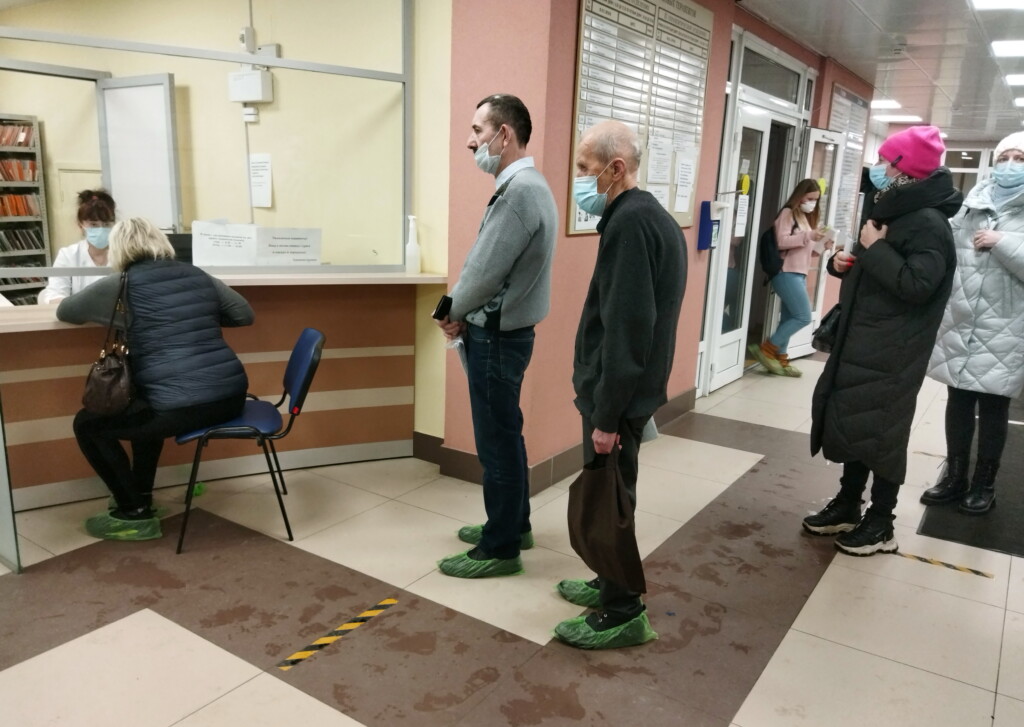 816 новых зараженных и очереди в поликлиниках: Волгоградская область бьет все «рекорды» по COVID-19