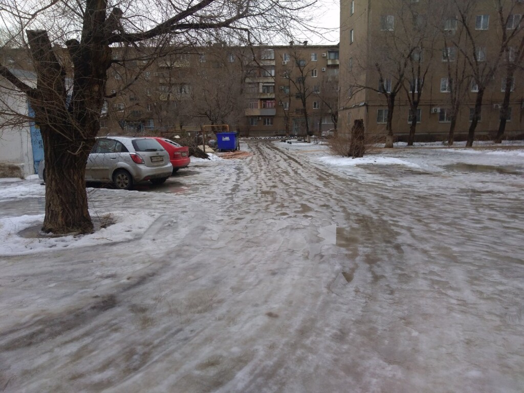 Мокрый снег при плюсовой температуре в Волгограде продлится до выходных