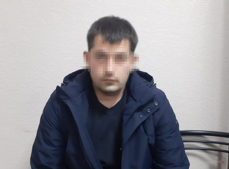 Житель Волгограда после ссоры с девушкой палил из винтовки по машинам: пострадал курьер