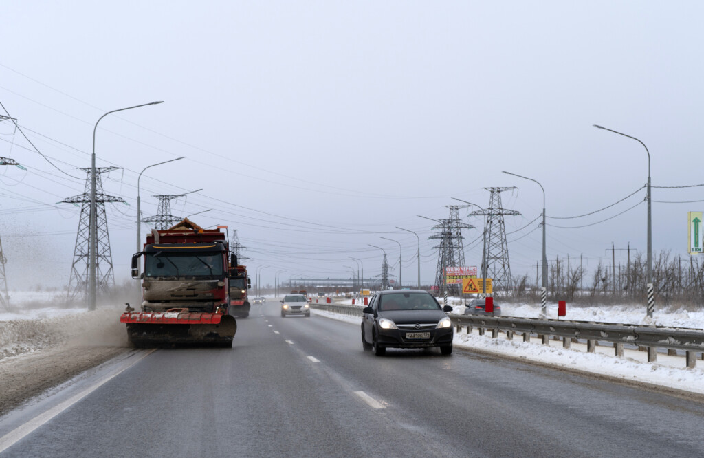 Волгоградских водителей предупредили о сложной обстановке на трассах в выходные
