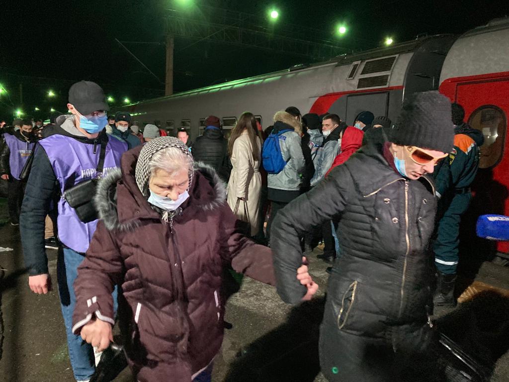 «Это только начало»: в Волгоград и Волжский прибыли более 400 беженцев из Донбасса