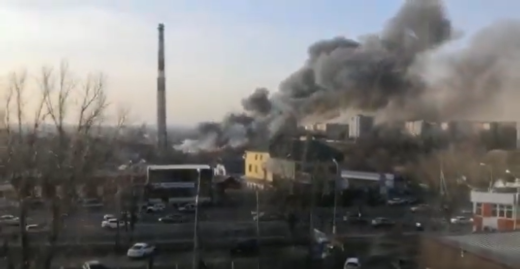 В Дзержинском районе Волгограда порывистый ветер стал причиной крупного ландшафтного пожара