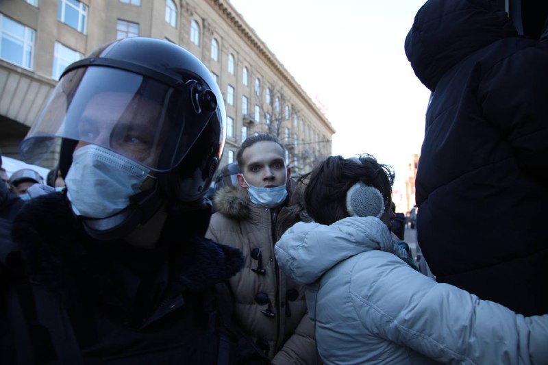 В центре Волгограда задержали 48 участников несанкционированной акции
