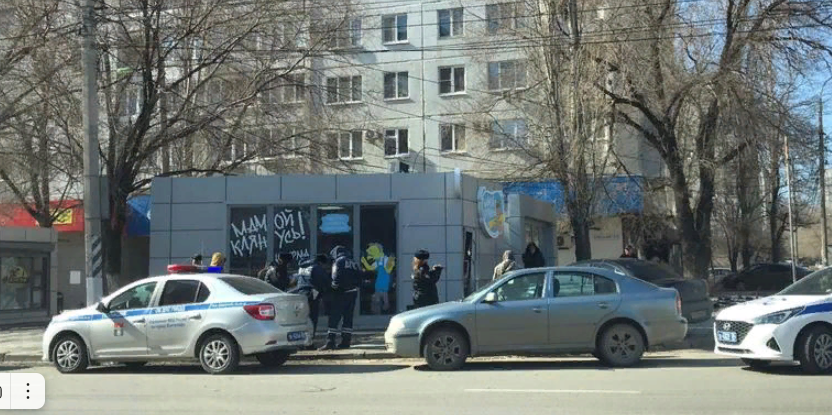 В Волгограде в аварии у бистро «Мамой клянусь!» пострадали женщина и 5-летний ребенок