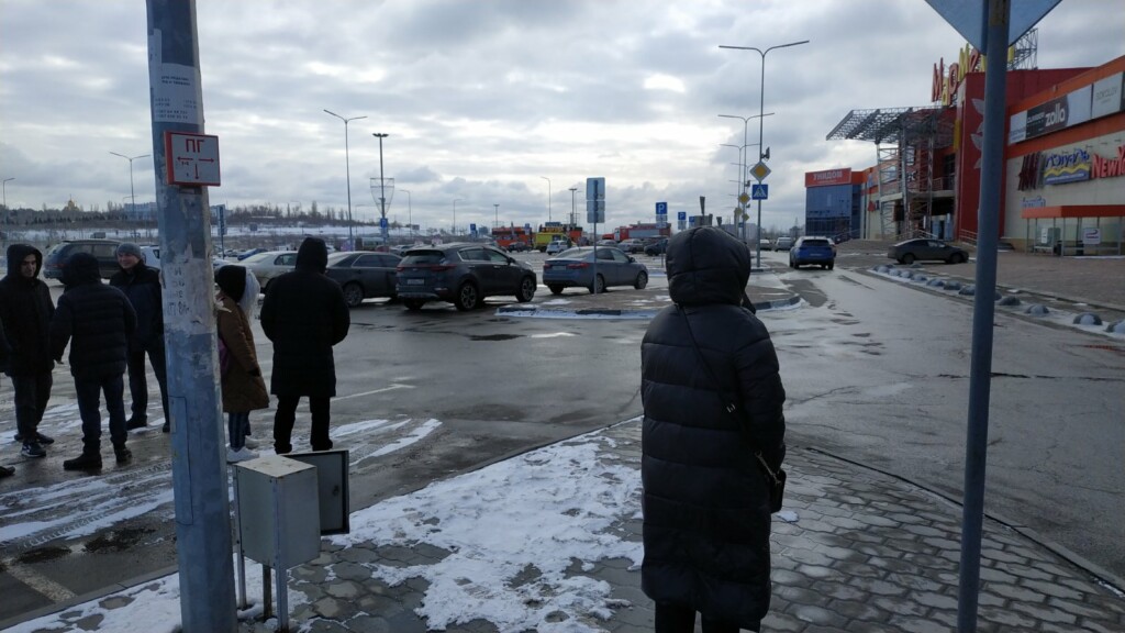 В Волгограде эвакуировали ТРЦ «Мармелад» и “Парк Хаус”