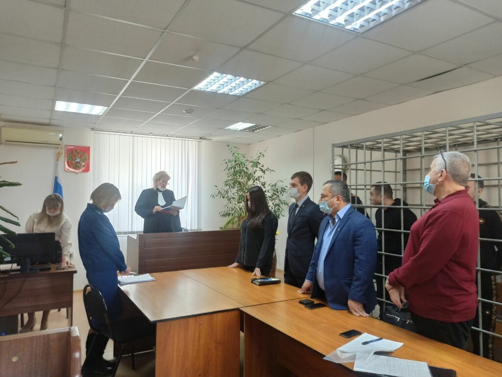 В Волгограде вынесли приговор фигурантам дела о гибели Романа Гребенюка после ссоры в родительском чате