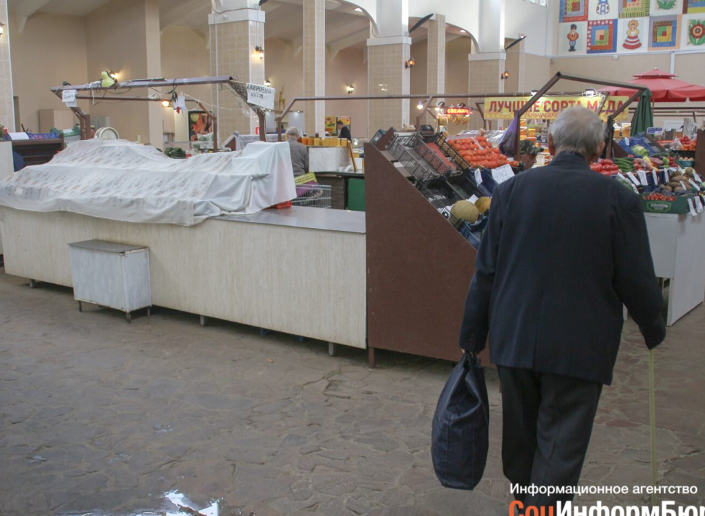 В Волгоградской области за год снизилось количество рынков и торговых мест