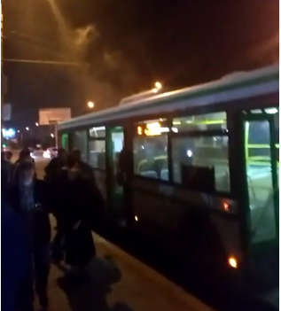 Подаренный волгоградцам столичный автобус загорелся на середине пути