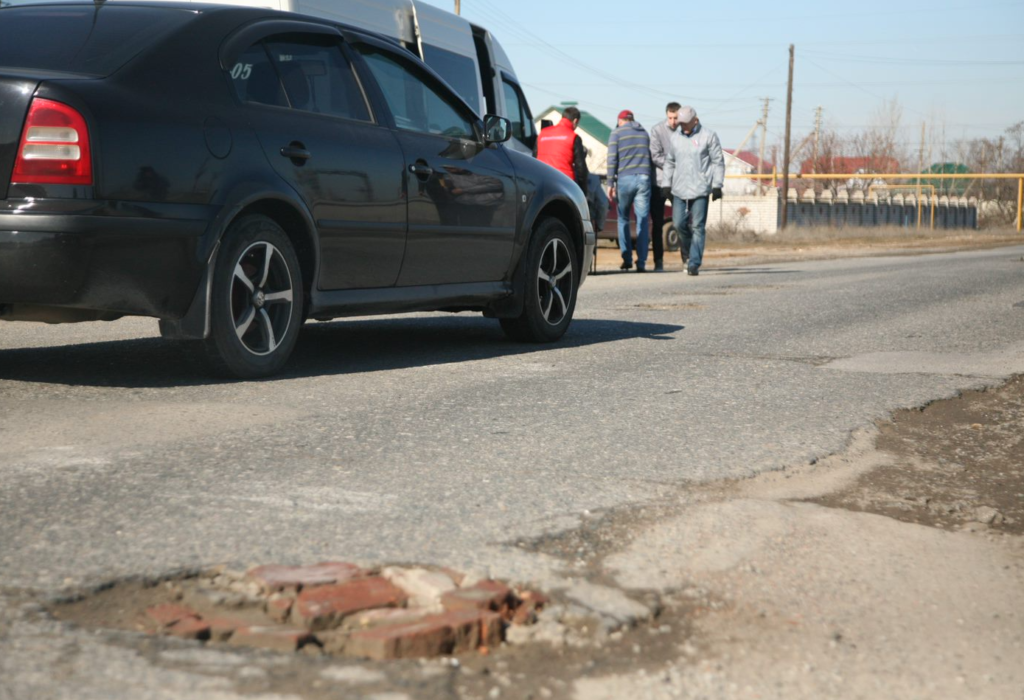 В Волгоградской области чуть более половины всех дорог соответствуют нормативам по качеству