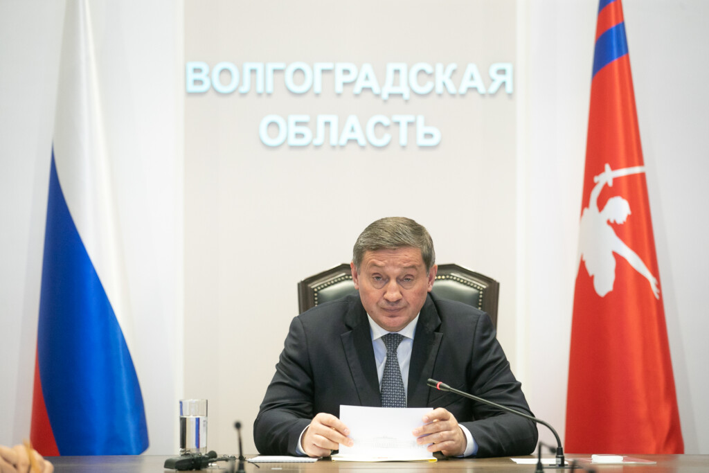 Губернатор Андрей Бочаров призвал усилить контроль за волгоградскими подростками в ночное время
