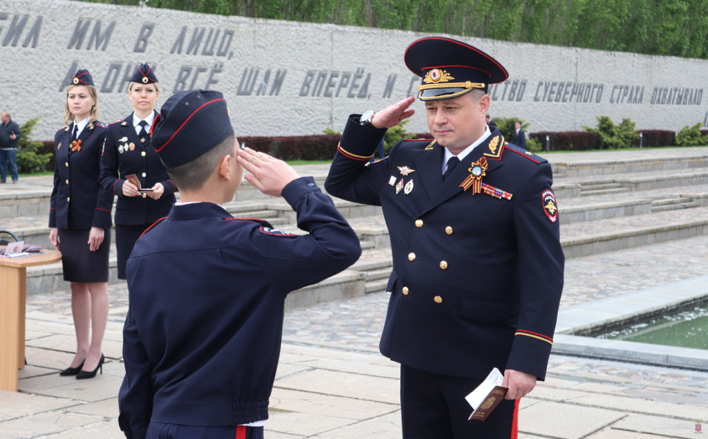 Волгоградские кадеты получили первые паспорта на Главной высоте России