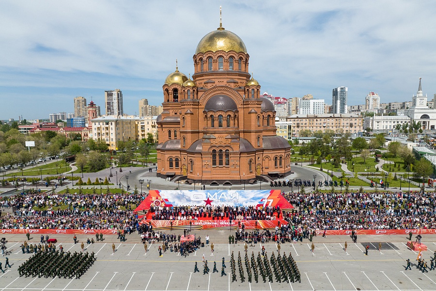 Парад военной техники и авиация: Волгоград с размахом отмечает День Победы
