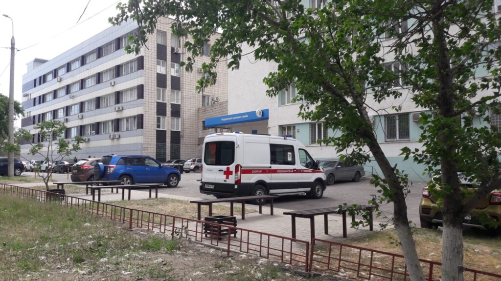 Вслед за школами и налоговой в Волгограде эвакуируют вузы, колледжи, предприятия и больницы