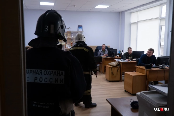 Лжеминеры добрались до журналистов. В Волгограде вместе со школами и судами заминировали редакцию V1