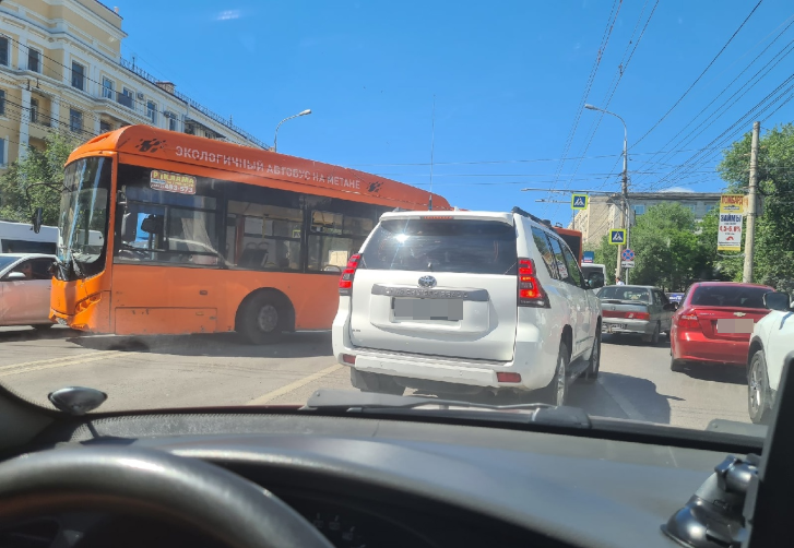 Автобус муниципального перевозчика в Волгограде угробил еще одного пассажира