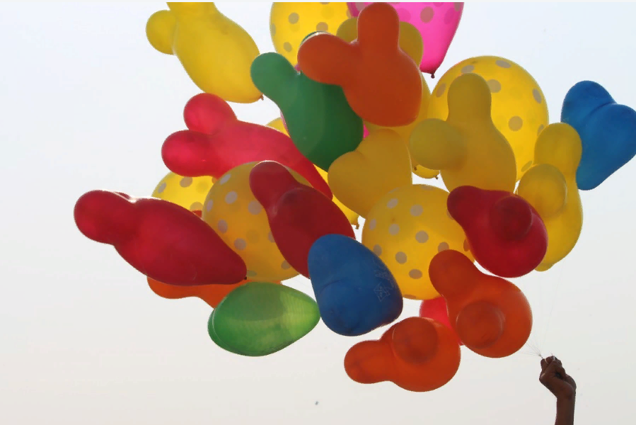 Волгоградских выпускников и педагогов просят обойтись без опасных для природы воздушных шаров